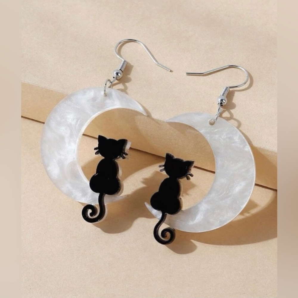 🐈‍⬛ Black Cat & Moon Design Earrings NWT